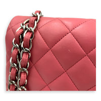 Classic Shoulder Bag Jumbo Pink in Lambskin, Silver hardware