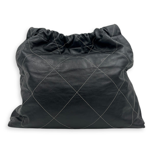 22 Medium Black Shoulder Bag in Lambskin, Gold hardware