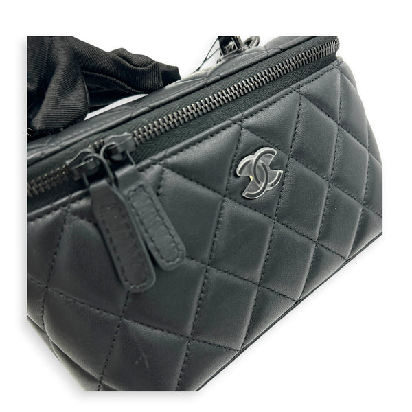CC Vanity Bag Black in Lambskin, So Black hardware