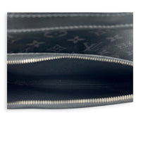 Trio Messenger  Crossbody Bag Black in Coated Canvas, Silver hardware