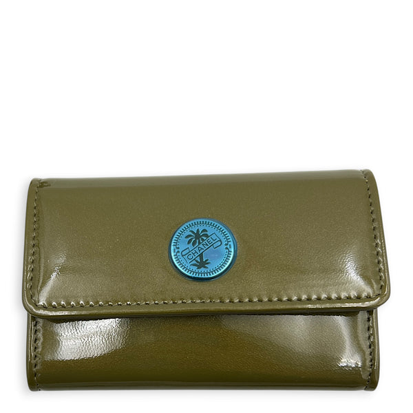 Logo Card Holder Green in Patent Leather, Silver hardware