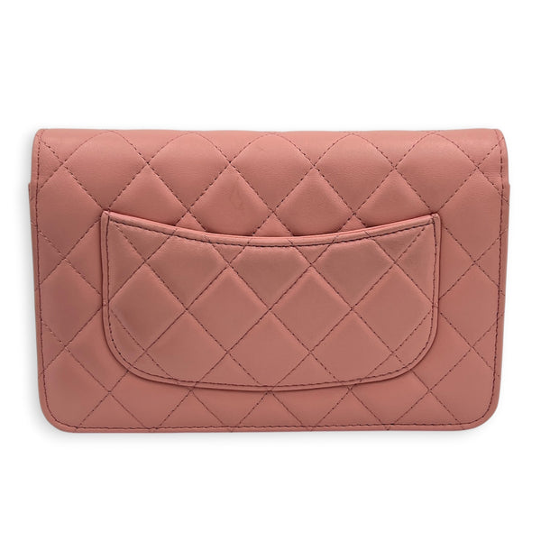 CC Pearl Crush Wallet On Chain Pink in Lambskin, Gold hardware