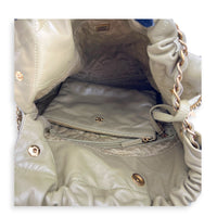 22 Tote Shoulder Bag Small Green in Calfskin, Gold hardware