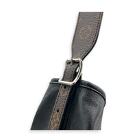 Carryall Vibe Shoulder Bag Black in Calfskin, Silver hardware
