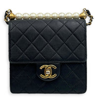 Flap Chic Pearl Shoulder Bag Black in Calfskin, Gold hardware