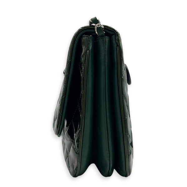 CC Shoulder Bag Green in Patent Leather, Silver hardware
