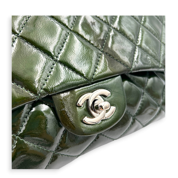 CC Shoulder Bag Green in Patent Leather, Silver hardware
