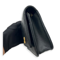 CC Wallet On Chain Black in Caviar Leather, Gold hardware