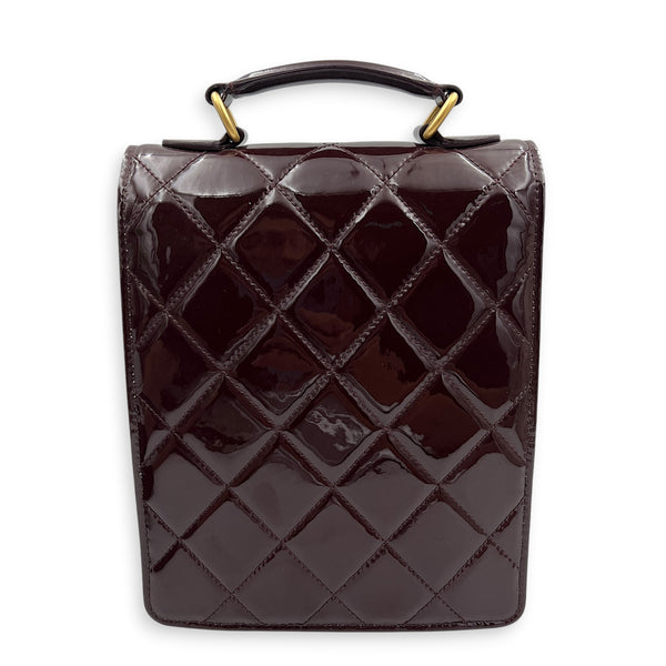 23A Top Handle Bag Brown in Patent Leather, Gold hardware