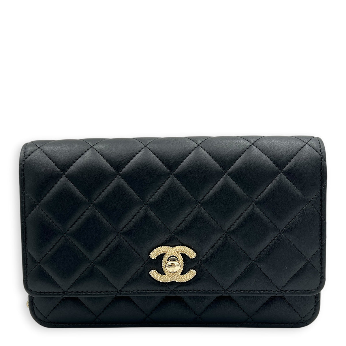 CC Crystal Charm Chain Black Wallet On Chain in Lambskin, Gold hardware