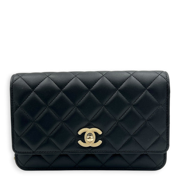 CC Crystal Charm Chain Black Wallet On Chain in Lambskin, Gold hardware