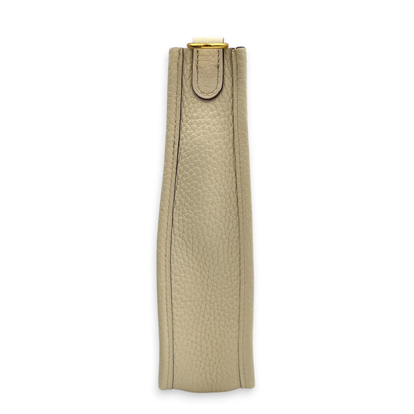 Evelyne Nata in Clemence, Gold hardware