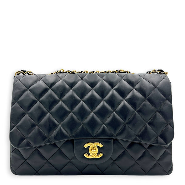 Classic Double Flap Shoulder Bag Jumbo Black in Lambskin, Gold hardware