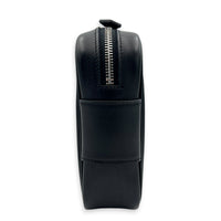 Etriviere Noir Messenger in Evergrain Calfskin, Palladium hardware