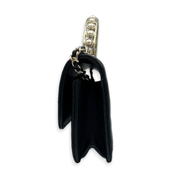 CC Wallet On Chain Black in Lambskin, Gold hardware