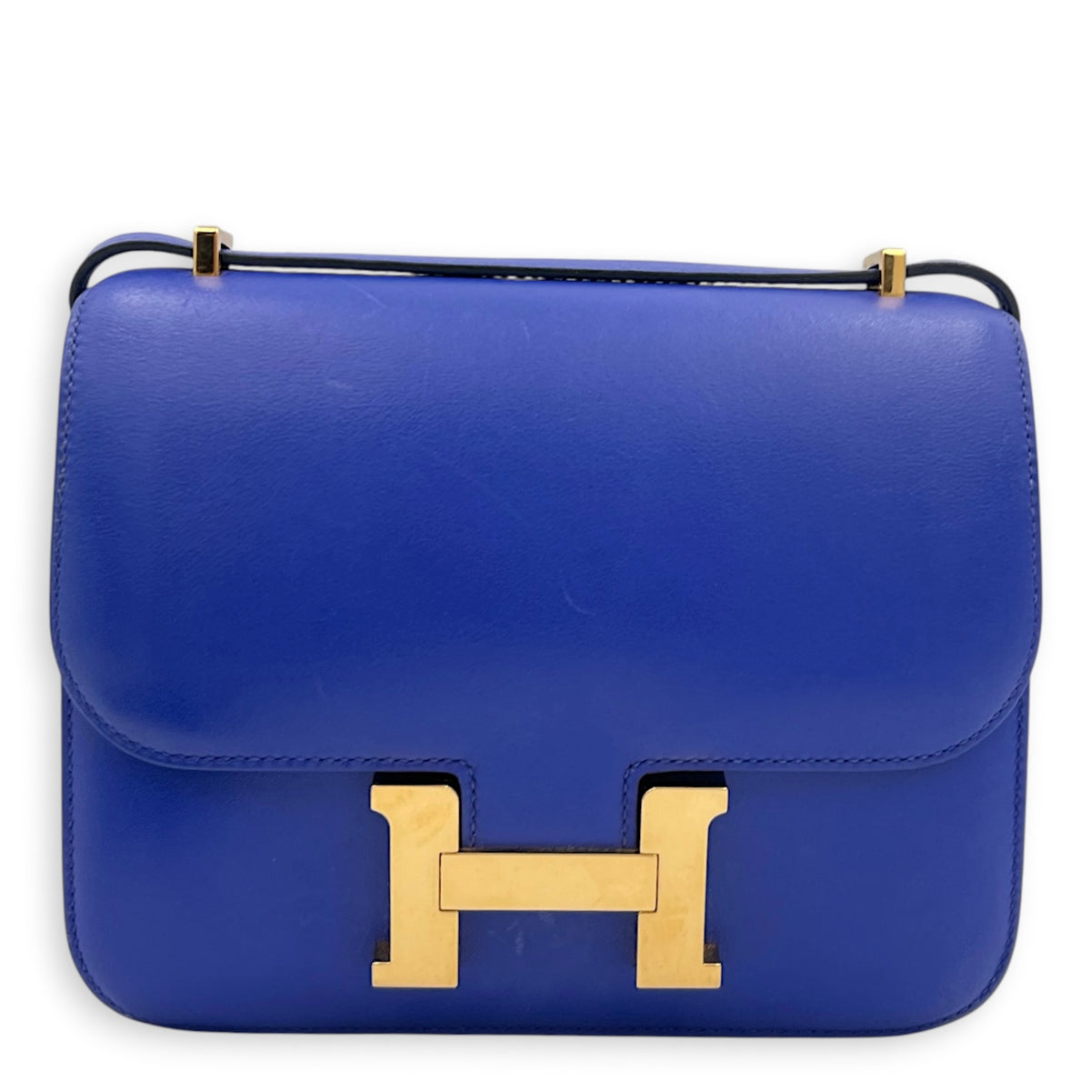 Constance 18 Bleu Électrique Shoulder Bag in Tadelakt, Gold hardware