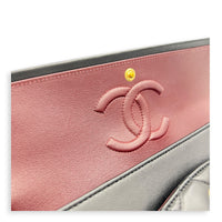 Classic Double Flap Shoulder Bag Medium Black in Lambskin, Gold hardware