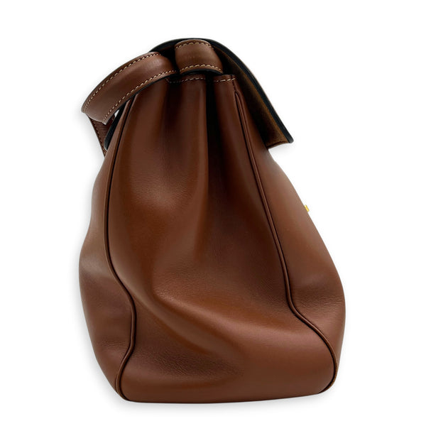 16 Tote Bag Brown in Calfskin, Gold hardware