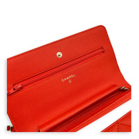 Classic Red Wallet On Chain in Caviar Leather, Gold hardware