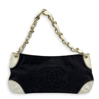 Olsen CC Chain Black Shoulder Bag in Canvas, Gold hardware