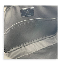 Duo Messenger Black in Calfskin, Monochrome hardware