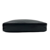 Duo Messenger Black in Calfskin, Monochrome hardware