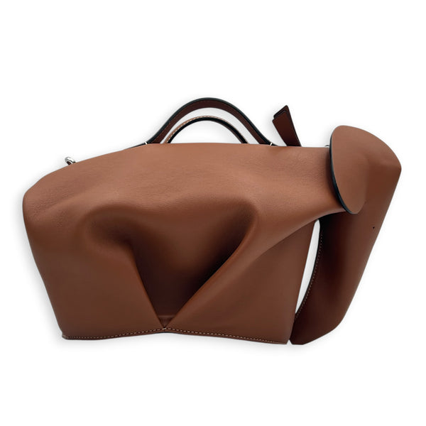 Elephant  Crossbody Bag Large Tan in Calfskin, Silver hardware