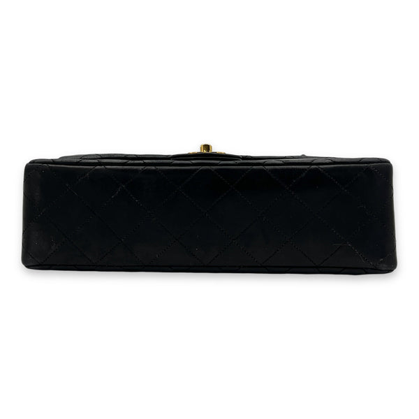 Classic Shoulder Bag Medium Black in Lambskin, Gold hardware