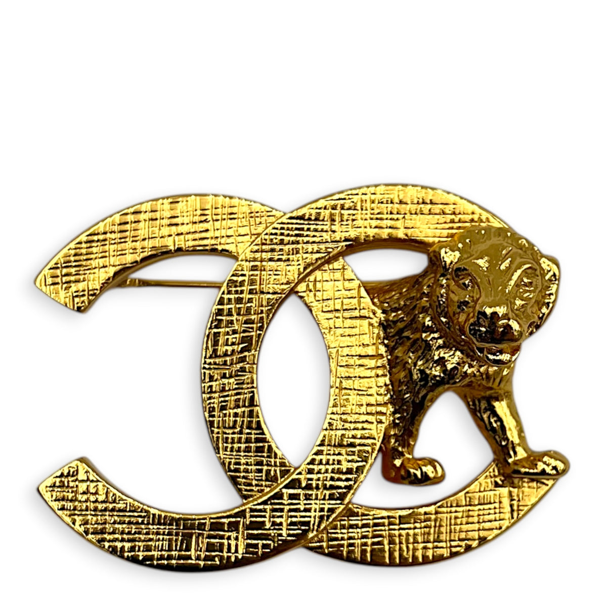 CC Lion Brooch Gold in Metal