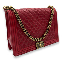 Boy Shoulder Bag Large Red in Calfskin, Gold hardware