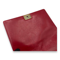 Boy Shoulder Bag Large Red in Calfskin, Gold hardware
