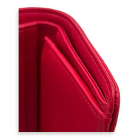 Chanel Classic Wallet Red in Lambskin, Gold hardware_4