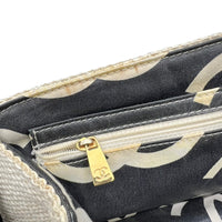 Chanel Vintage Shoulder Bag White in Canvas, Resin hardware_9