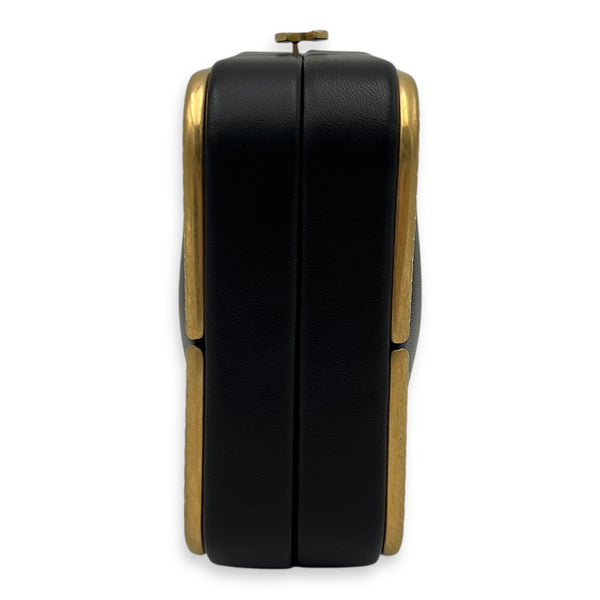 Chanel METAL Crossbody Bag Black in Lambskin, Gold hardware_3