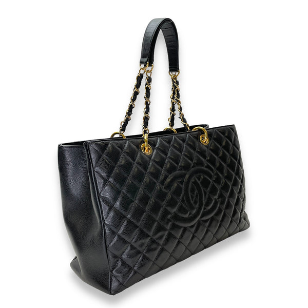 GST XL Black Shoulder Bag in Caviar Leather, Gold hardware