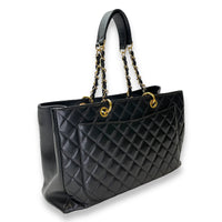 GST XL Black Shoulder Bag in Caviar Leather, Gold hardware