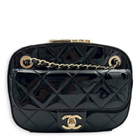 CC Seasonal Camera Shoulder Bag Black in Patent Leather, Gold hardware