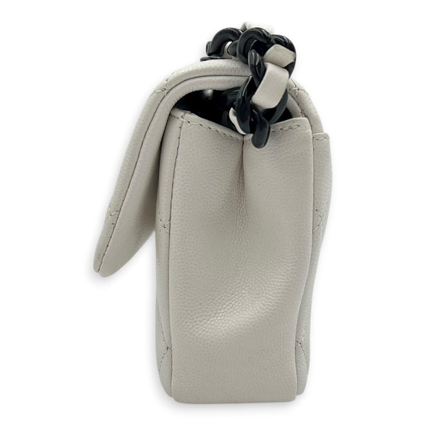 My Everything Shoulder Bag White in Caviar Leather, Black hardware