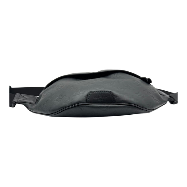 Discovery Bumbag Shadow Belt Bag Black in Calfskin, Black hardware
