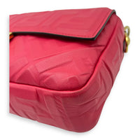 Baguette Shoulder Bag Pink in Calfskin, Gold hardware
