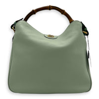 Bamboo Shoulder Bag Green in Calfskin, Gold hardware