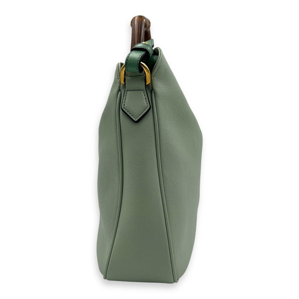 Bamboo Shoulder Bag Green in Calfskin, Gold hardware