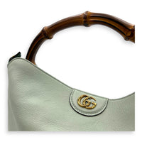 Bamboo Shoulder Bag Green in Calfskin, Gold hardware