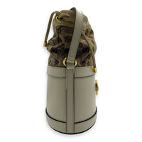 Horsebit 1955 Shoulder Bag White in Calfskin, Gold hardware