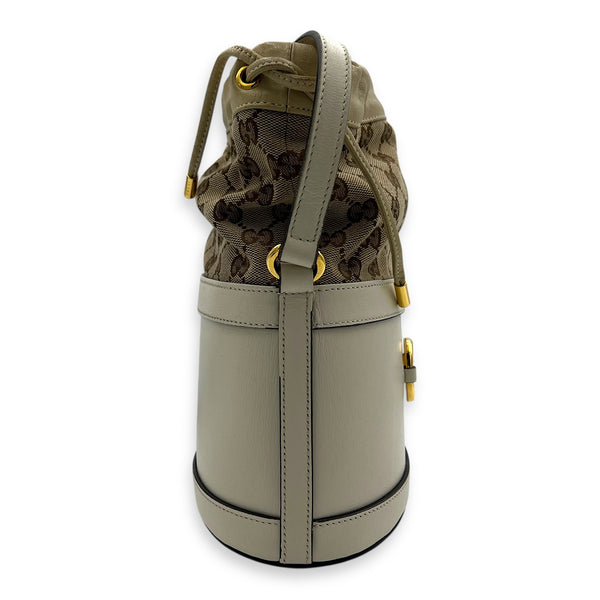 Horsebit 1955 Shoulder Bag White in Calfskin, Gold hardware