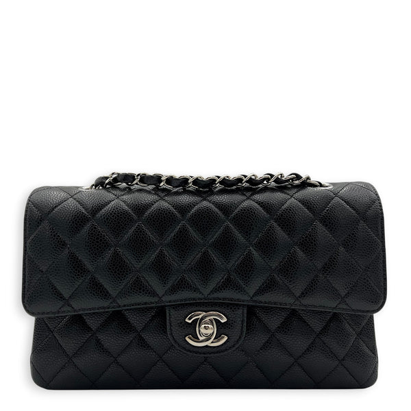 Classic Medium Black Shoulder Bag in Caviar Leather, Gold hardware