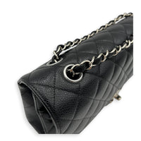 Classic Medium Black Shoulder Bag in Caviar Leather, Gold hardware