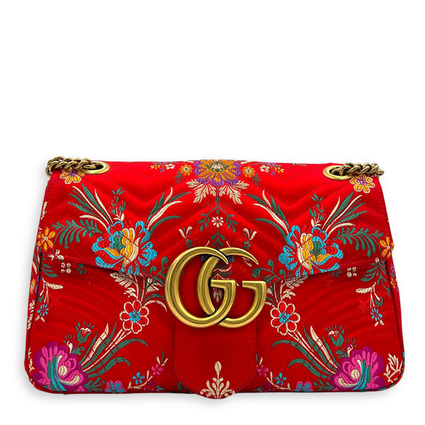 GG Marmont Shoulder Bag Red in Satin, Gold hardware