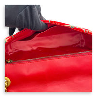 GG Marmont Shoulder Bag Red in Satin, Gold hardware