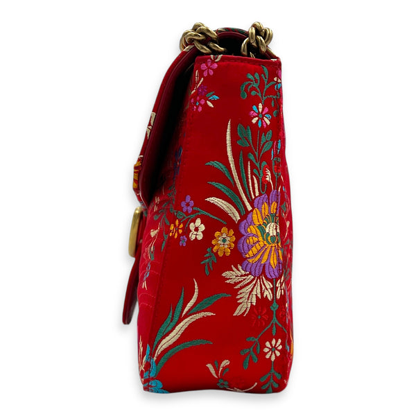 GG Marmont Shoulder Bag Red in Satin, Gold hardware